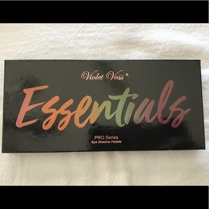 Violet Voss Essentials eyeshadow palette